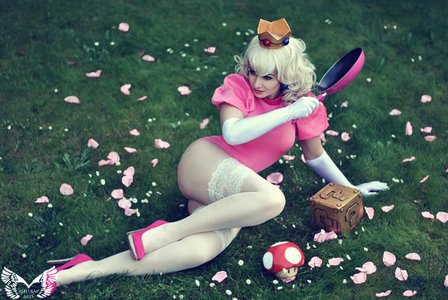 princess-peach-cosplay-1