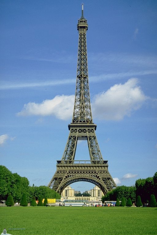 Как выглядело строительство главного символа Парижа (10 фотографий)